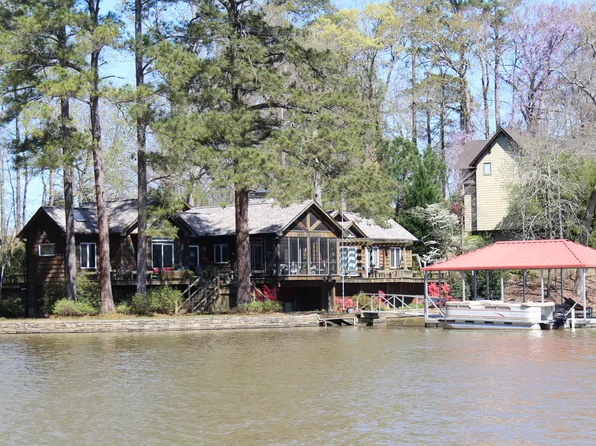 151 Lake Pines Cir, Jackson, GA 30233