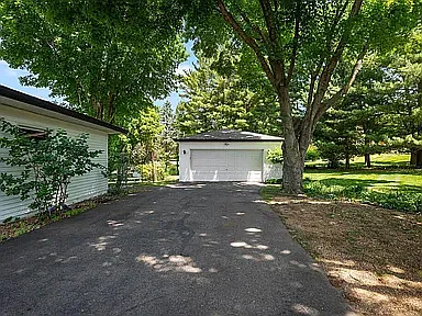 2nd garage - 2 stalls w/opener