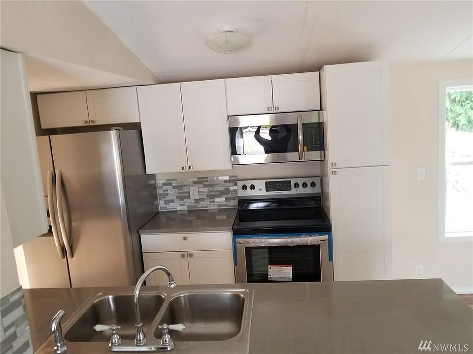 2nd image of 10118 217th Avenue Ct E
