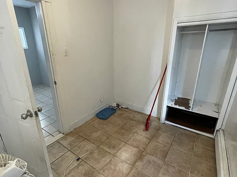 Smaller bedroom, another angle
