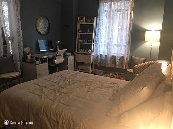 4th image of 25 Central Park W APT 14U