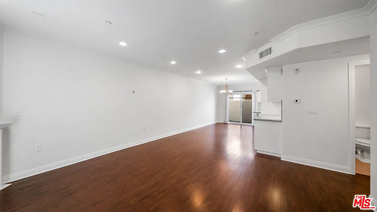 1529 S Beverly Dr — Photo 3