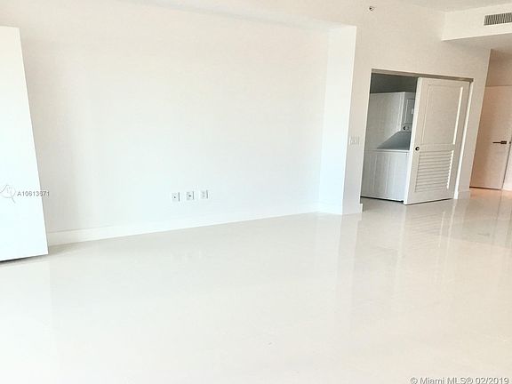 4th image of 1080 Brickell Ave #T7