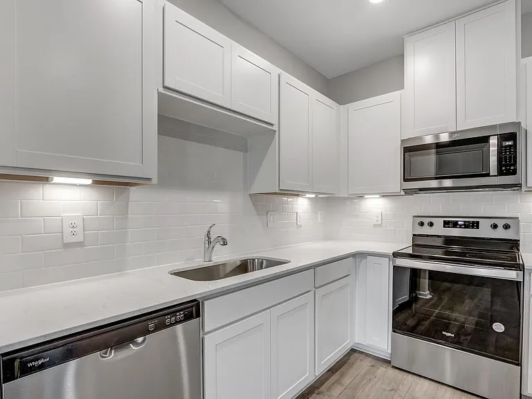 1303 Walker Way — Photo 10