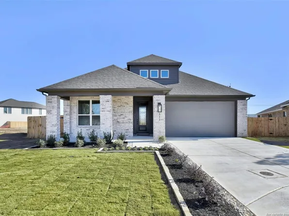 111 Chinkapin Oak, Castroville, TX 78009