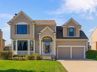 19305 W 209th Ter, Spring Hill, KS 66083