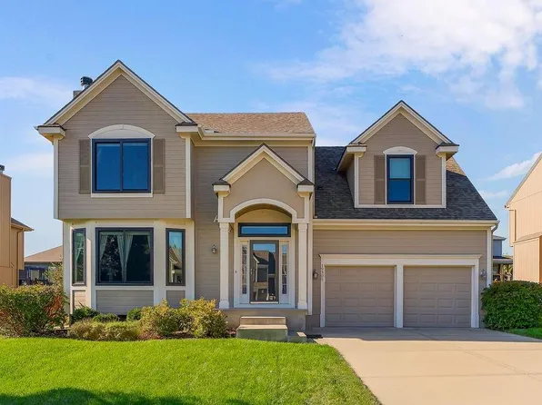 19305 W 209th Ter, Spring Hill, KS 66083