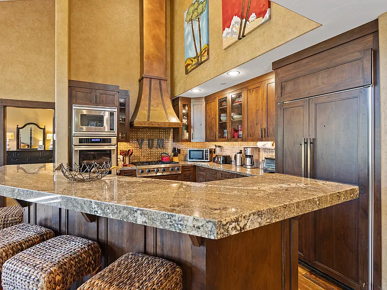 8895 Empire Club Dr — Photo 5