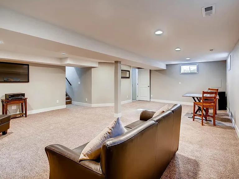 8454 Chase Dr — Photo 16