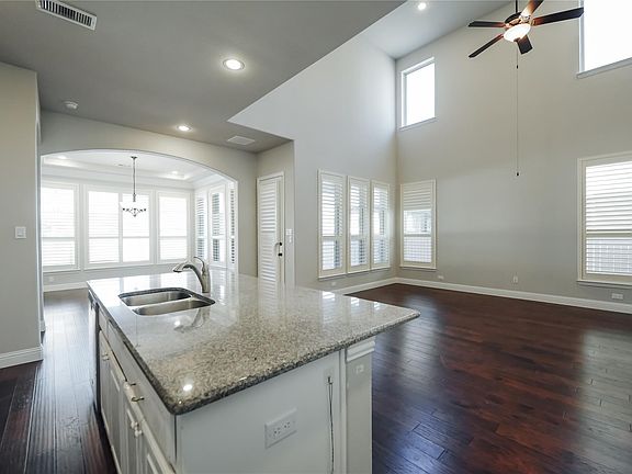 5th image of 5932 Adair Ln