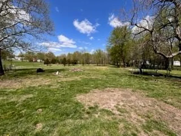 406 E Sunset Dr, Hale, MO 64643