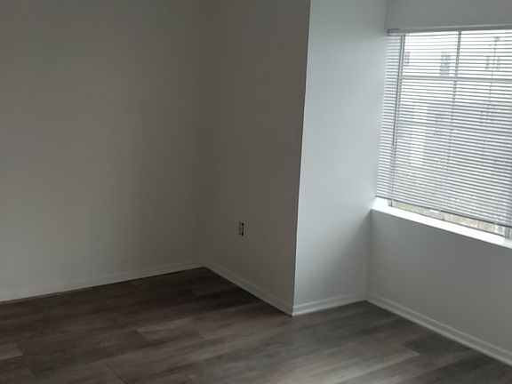 3rd image of 250 Elm Ave #Dea194ab5