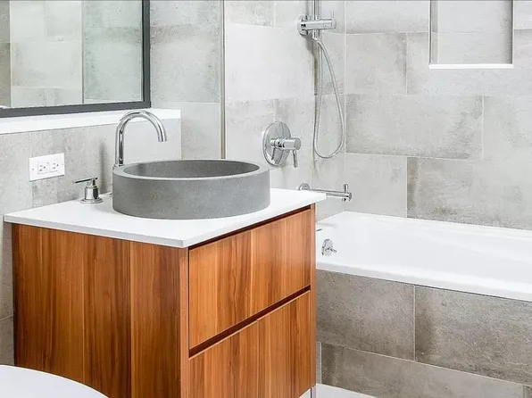 125 Parkside Avenue image 10 of 28