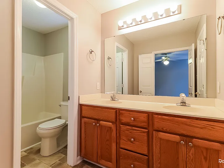 100 Collie Cir — Photo 9