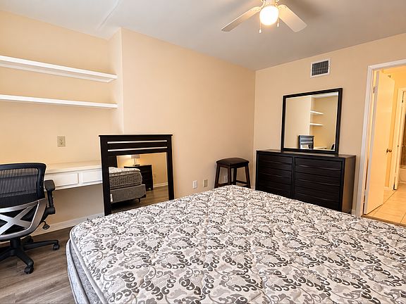 5th image of 2626 Holly Hall St APT 1011
