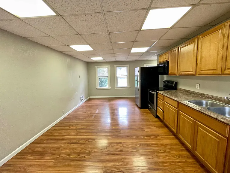 1627 Pearl St #E — Photo 3