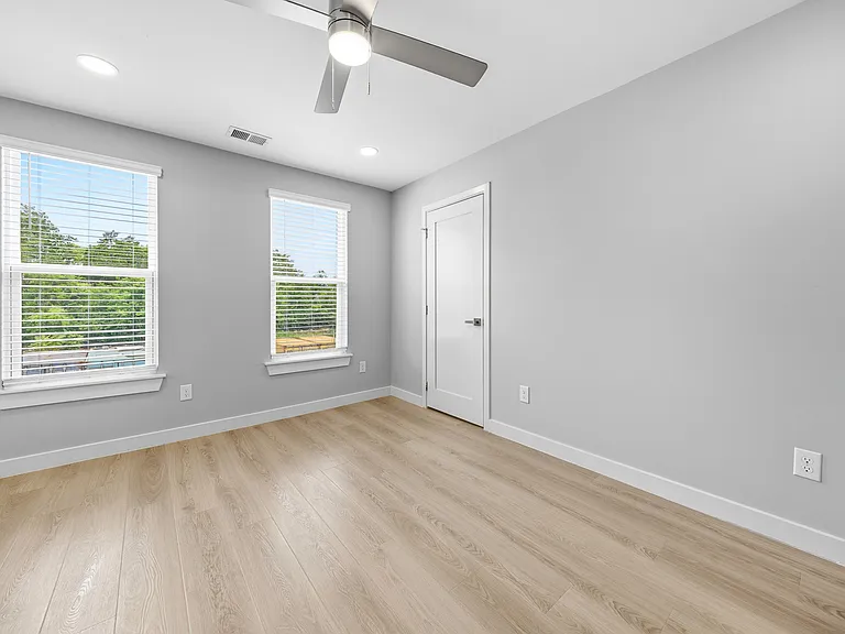 407 Curtis Hilton Way — Photo 14