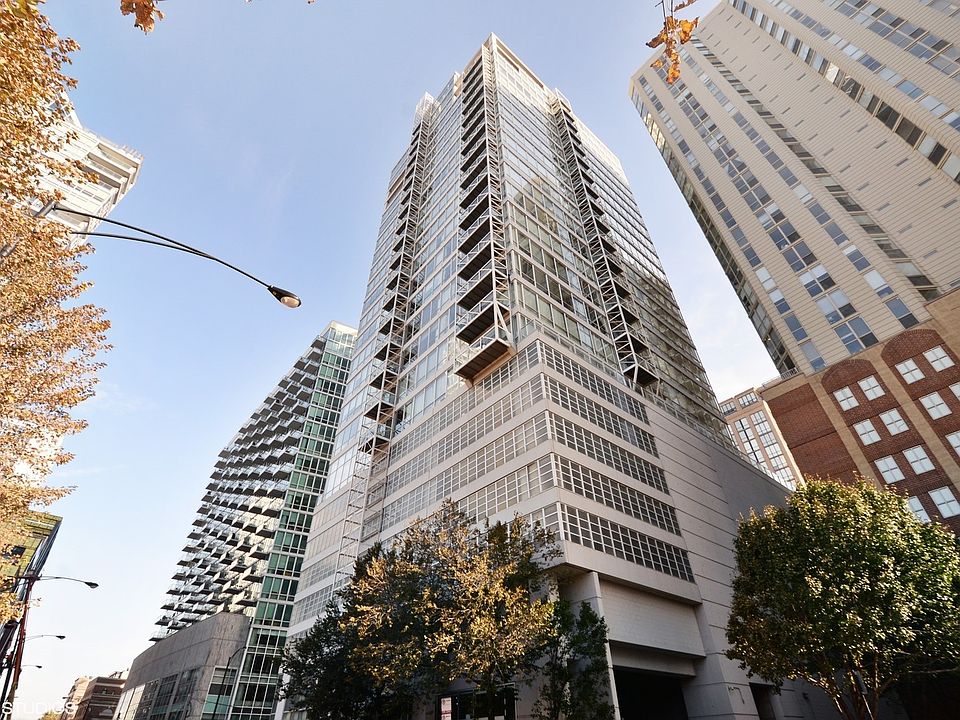 1st image of 653 N Kingsbury St APT 2506