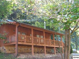 373 Caney Creek Rd, Pigeon Forge, TN 37863