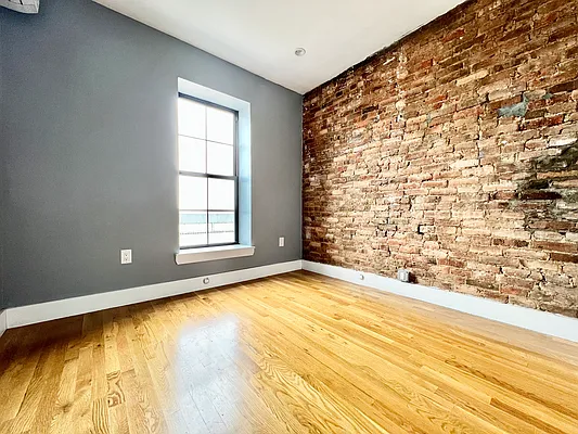 Rented by Pear NYC LLC | media 10