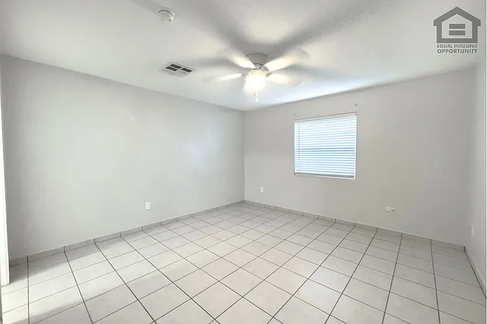 1023 E Old Southern Ave #B — Photo 8
