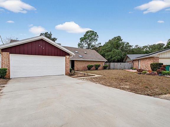 3rd image of 820 Laurel Dr