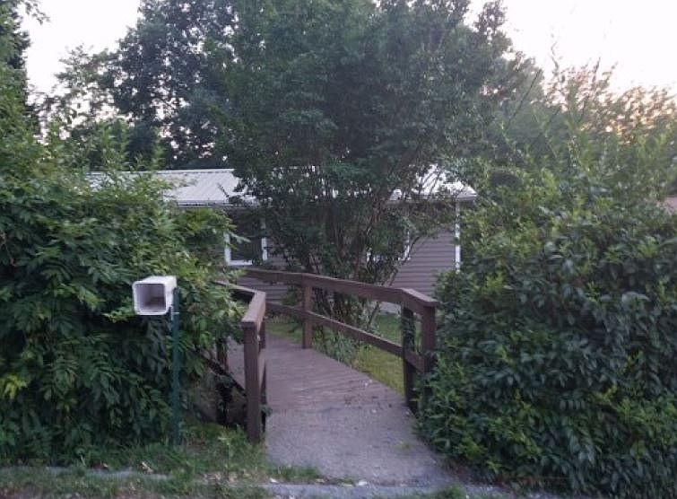 2nd image of 602 N Augusta Ave