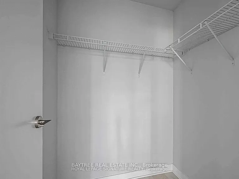 2221 Yonge St #1701 — Photo 8