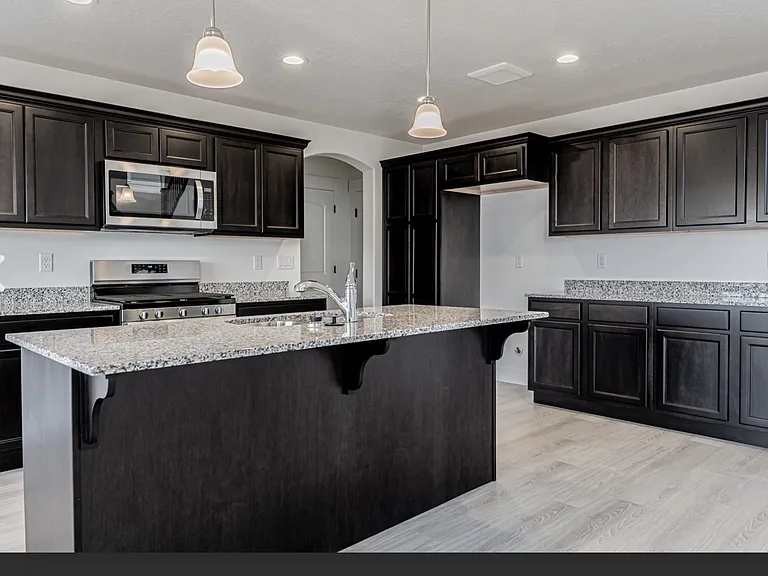 13735 S Devers Dr — Photo 9