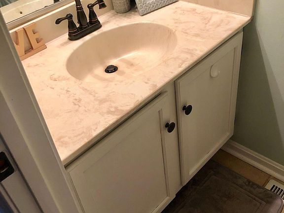 4th image of 114 Oak Moore Ct #8
