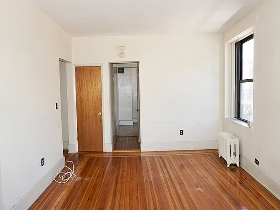 3rd image of 140 W 238th St APT D42