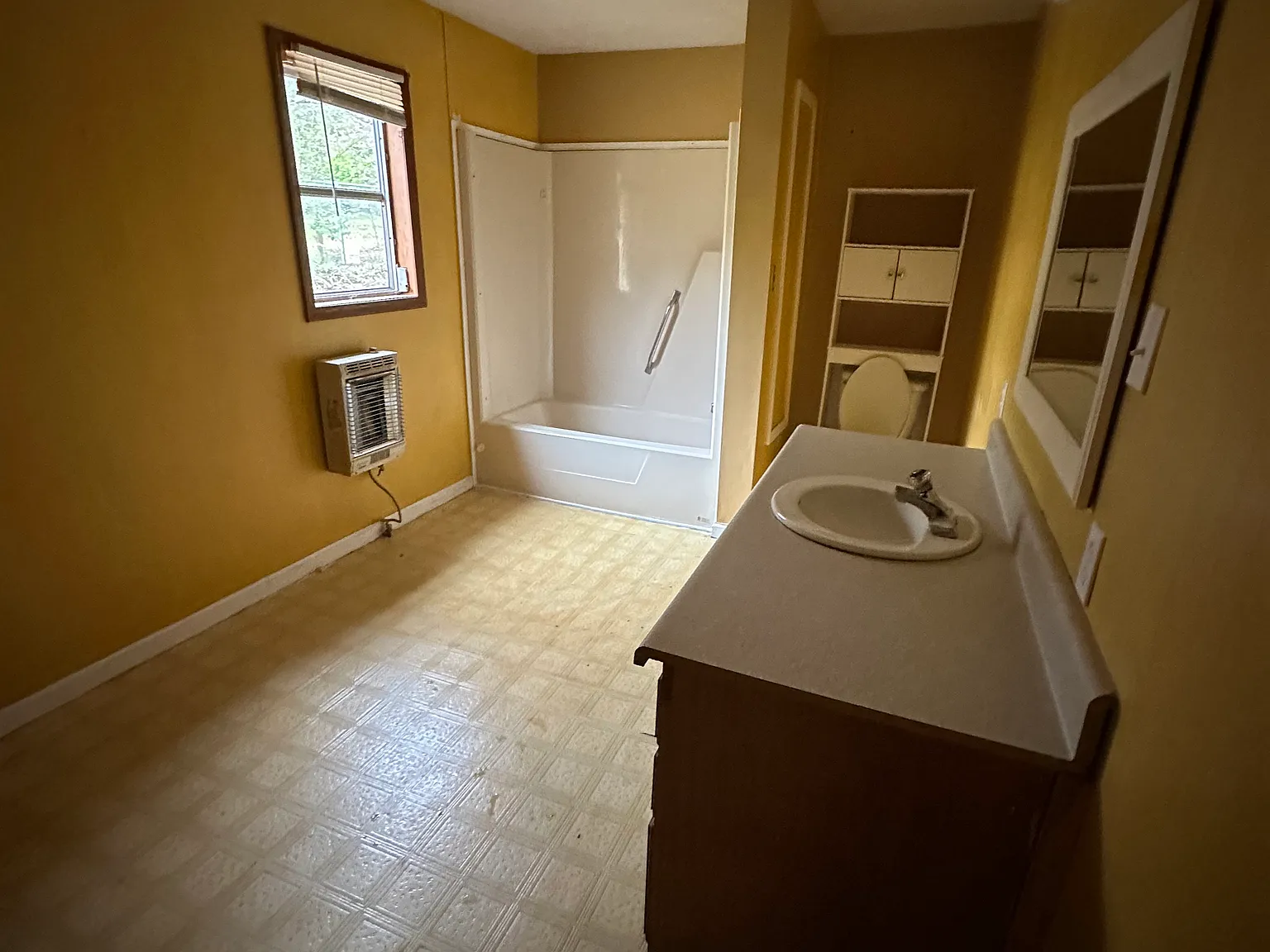 2 bed, 1248 sqft, $995 — Photo 2