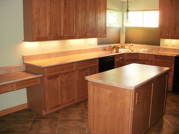 3rd image of 8 Coble Dr