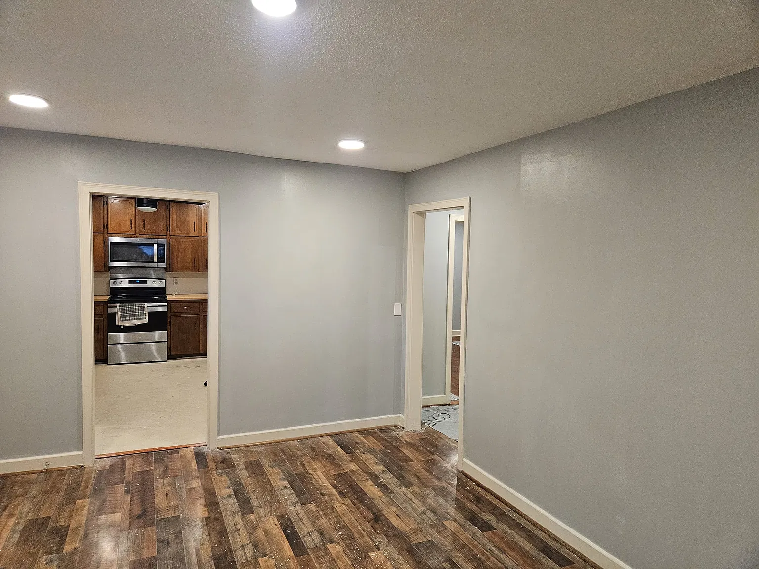 3 bed, 1200 sqft, $1,650 — Photo 1
