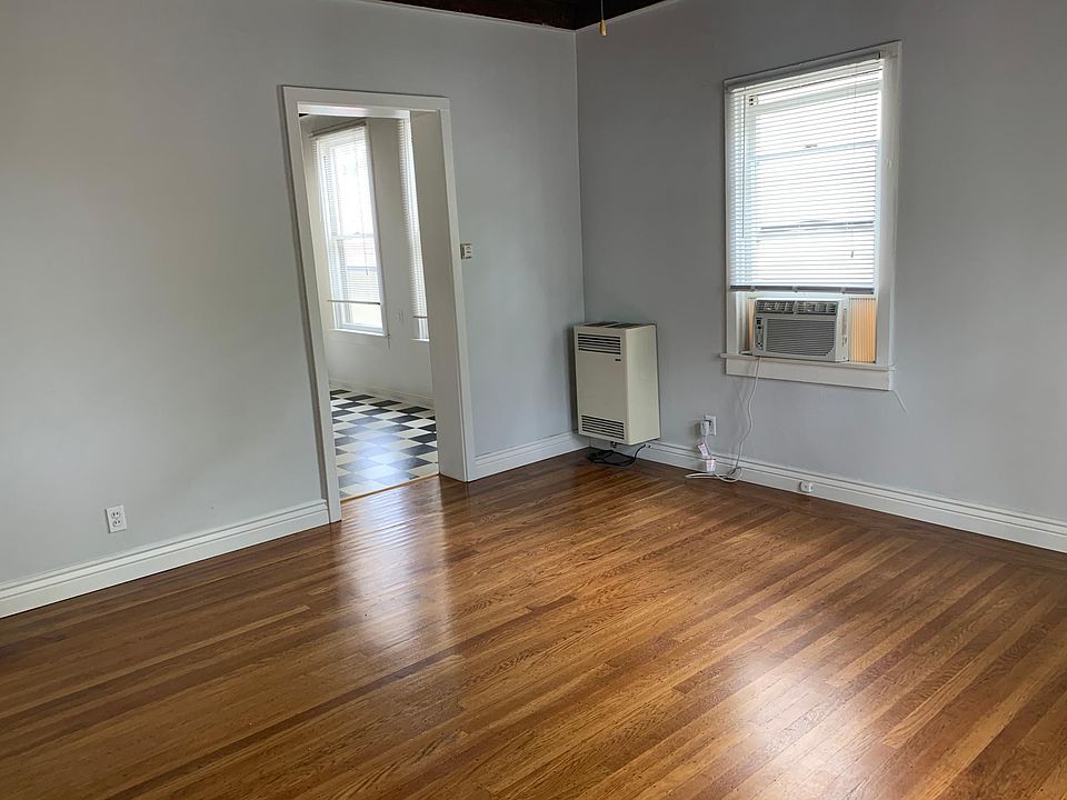 1st image of 2703 1/2 T St