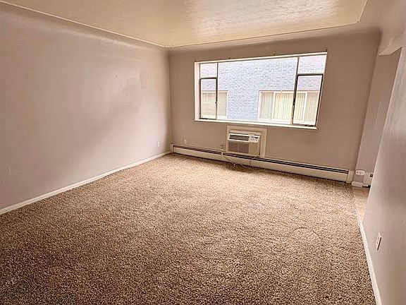 4th image of 800 Dexter St #205
