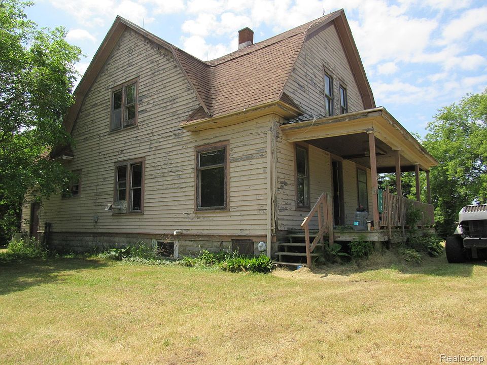 1st image of 695 W Cass Avenue Rd