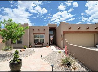 704 3rd St NE, Rio Rancho, NM 87124