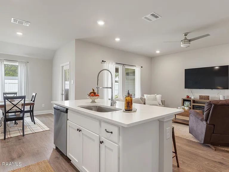 105 Harvest Falls Dr — Photo 7