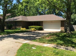 2119 W Nottingham St, Springfield, MO 65810