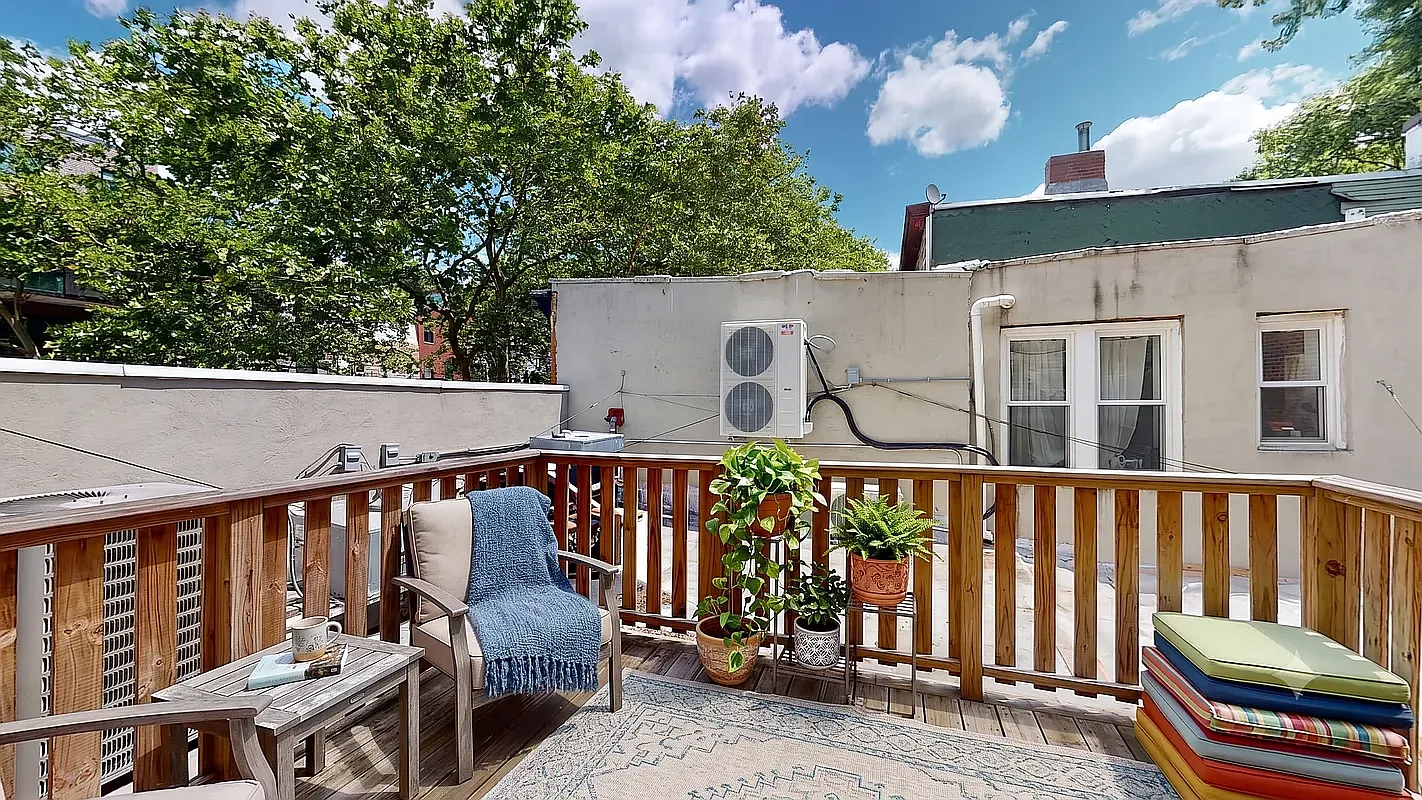258 Halsey Street — Photo 3