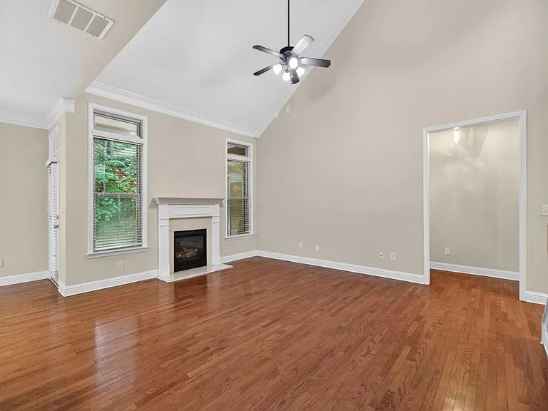 2935 Whitfield Ave — Photo 14