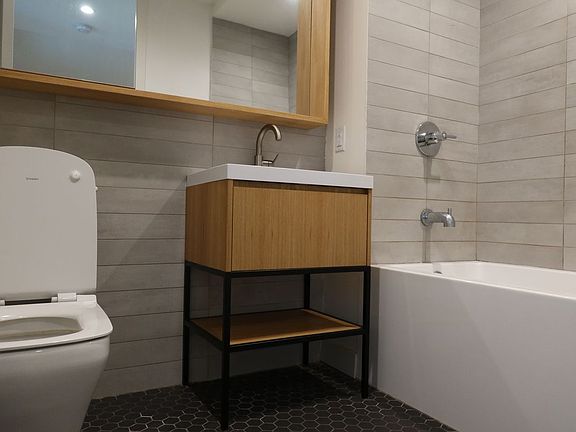 4th image of 633 Marcy Ave #505