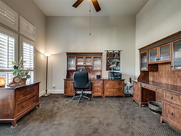 3rd image of 1019 Sparrow Dr
