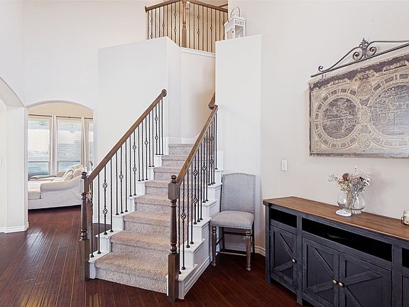 5th image of 629 Peach Ln