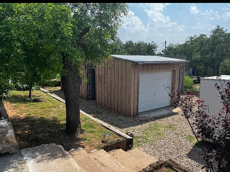 701 Ferguson St — Photo 17