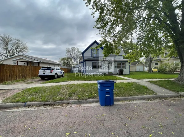 1016 S Duff St, Mitchell, SD 57301