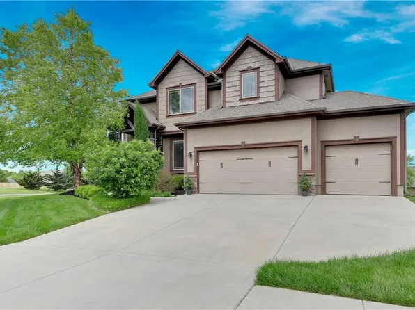 1420 Creekmoor Dr, Raymore, MO 64083