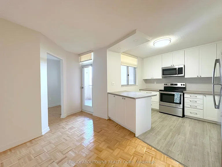 30 Denton Ave #1001 — Photo 4