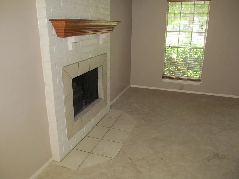 23822 Lestergate Dr — Photo 9